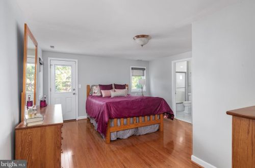 907 Lincoln Ave, Falls Church VA  22046-2512 exterior