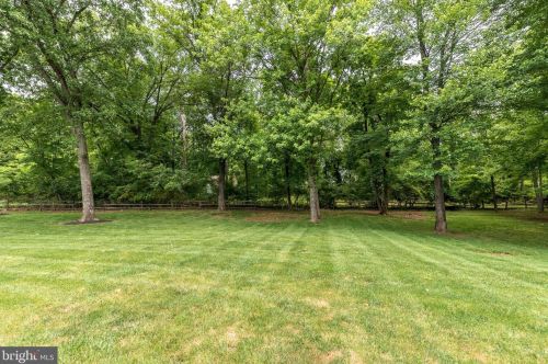 10 Devonshires Ct, Blue Bell PA  19422-2560 exterior