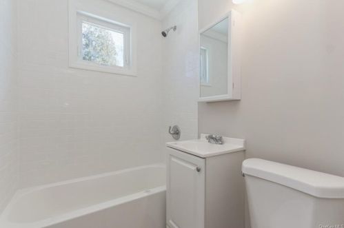 28 Orchard Rd, Tompkins Corners NY  10579-3040 exterior