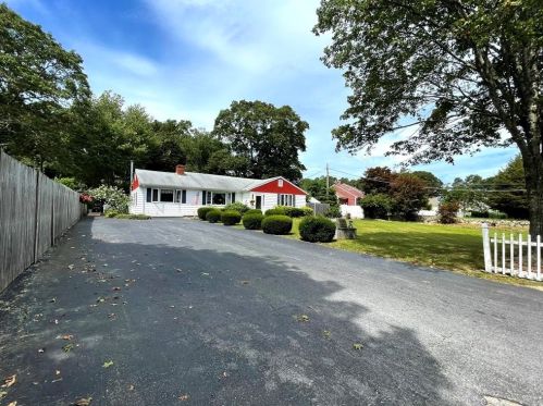 855 Stafford Rd, Tiverton, RI 02878-2500