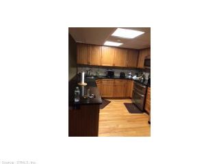 9 Clubhouse Dr, Woodbury CT  06798-3205 exterior
