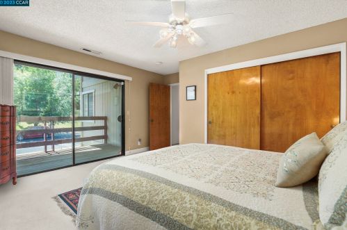 5525 Merritt Dr, Concord CA 94521-4708 exterior