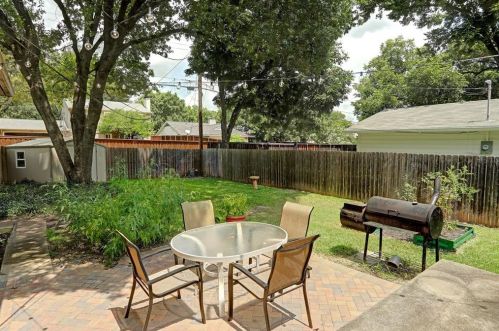 9905 Estate Ln, Dallas TX  75238-2130 exterior