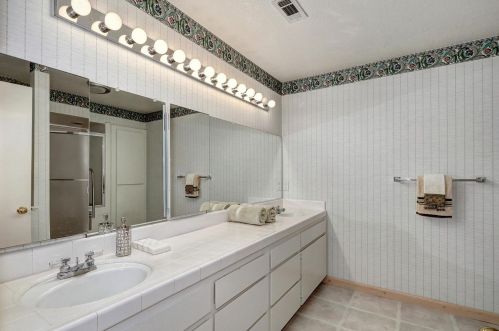 924 Cross St, Woodland CA  95695-4128 exterior