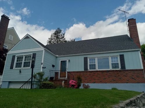 76 Treat Ave, Stamford, CT 06906-1943