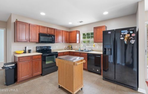 96 Shadow Moss Dr, Beaufort SC  29906-6000 exterior