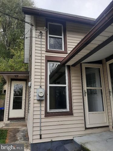 1447 2nd St, West Enola PA  17025-3183 exterior