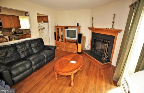 1 Allison Rd, East Windsor NJ  08520-2629 exterior