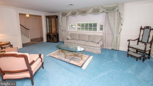 106 Rambler Dr, Southampton, PA 18966-2037