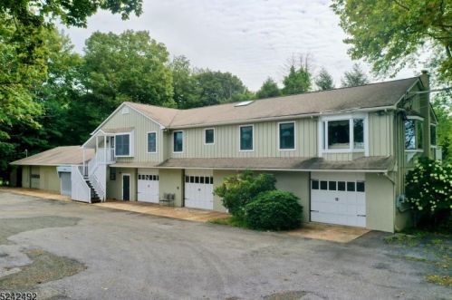452 County Road 513, Califon NJ  07830-4169 exterior