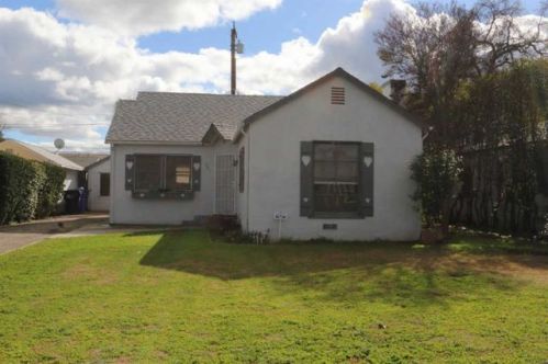 267 School Ave, Porterville, CA 93257-2254