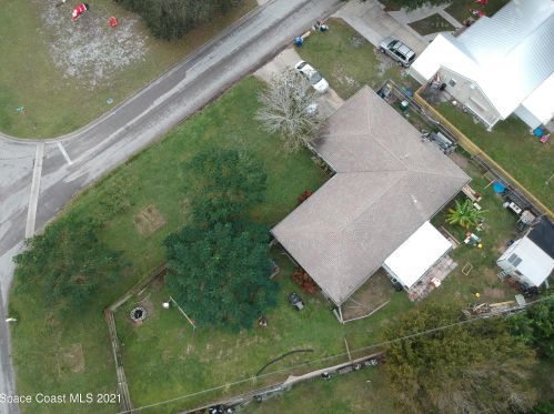 102 Indian Ave, Sebastian, FL 32958-5201