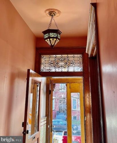 136 13th St, Washington, DC 20003-1450