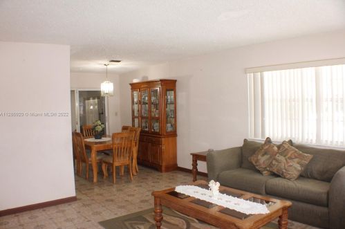 890 35th St, Hialeah FL  33013-3121 exterior