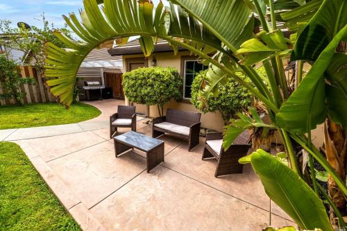 1125 Valley Glen Dr, Liberty Farms CA  95620-4835 exterior