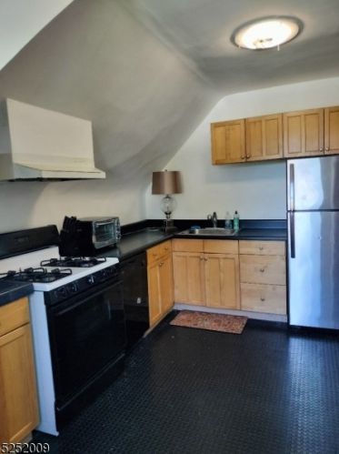 96 Elm St, Montclair NJ  07042-3268 exterior