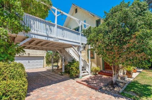 16027 Hartland St, Van Nuys CA 91406-4808 exterior