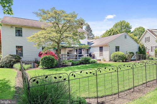 21 Strayer Dr, Carlisle PA  17013-4403 exterior