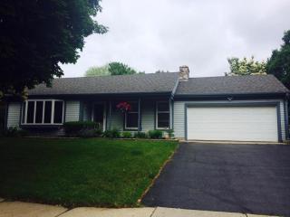 1208 Fox Point Dr, Waukesha, WI 53189-7123