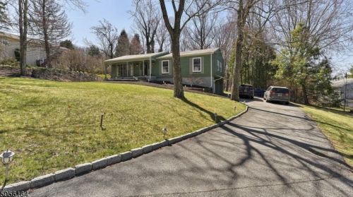 7 Roger Dr, West Milford Lakes, NJ 07480-1616