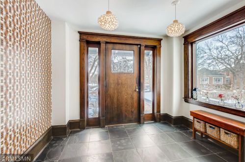 1882 Feronia Ave, Saint Paul, MN 55104-3548