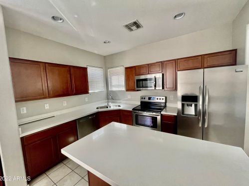 2051 77th Ln, Phoenix AZ  85035-5123 exterior