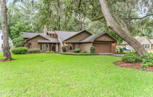 22 Chesterfield Lake Dr, Beaufort, SC 29906-9055