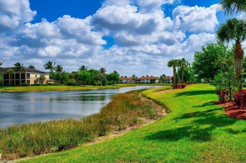 3153 Aviamar Cir, Naples FL  34114-9742 exterior