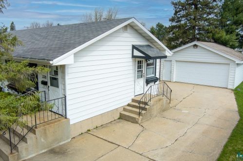 3326 Outer Dr, Hibbing MN 55746-2657 exterior