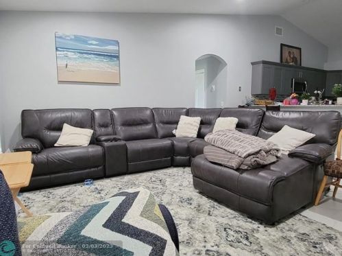 918 Bayshore Blvd, Fort Pierce FL  34983-1010 exterior