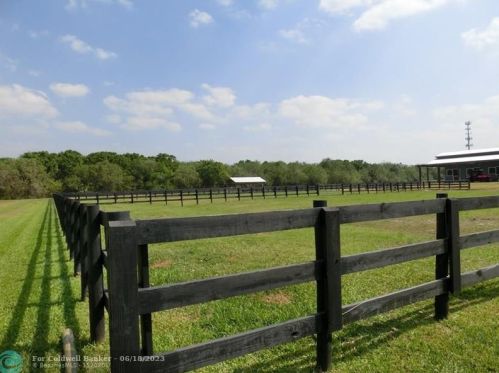 6075 1st St, Vero Beach FL  32968-9521 exterior