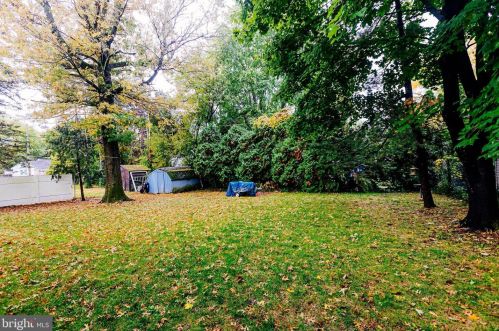 223 Meadow Dr, Yardley PA  19067-1311 exterior