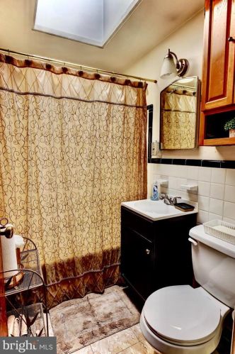 2453 Mercer St, Harrisburg PA  17104-2132 exterior