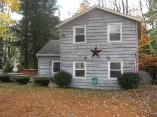 144 Wendell Ave, Broadalbin, NY 12025-1774