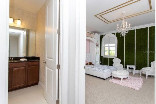 8035 Chilton Dr, Orlando FL 32836 exterior