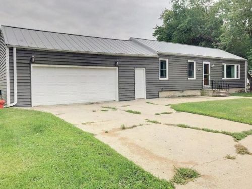 1408 Union St, Osgood, IA 50536-1941