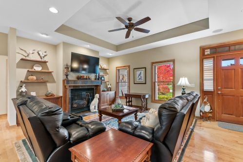 4173 Carneros Way, Jackson, WI 53037-9121