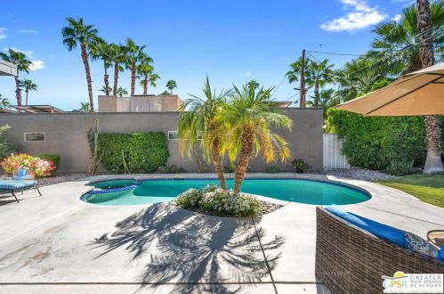 671 Dunes Ct, Palm Springs, CA 92264-0646