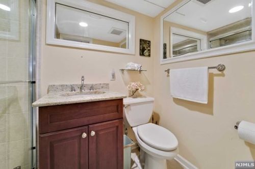 6 Marion Rd, Verona NJ  07044-1420 exterior