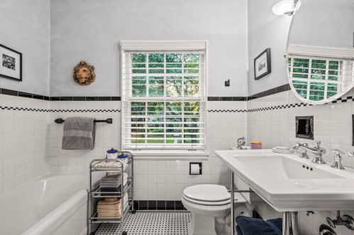 3164 51 Blvd, Milwaukee WI 53216-3236 exterior