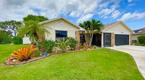 6842 Granger Ave, Fort Pierce, FL 34983-1305