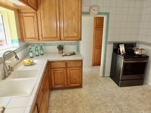 2610 Kansas Ave, South Gate CA 90280-4021 exterior