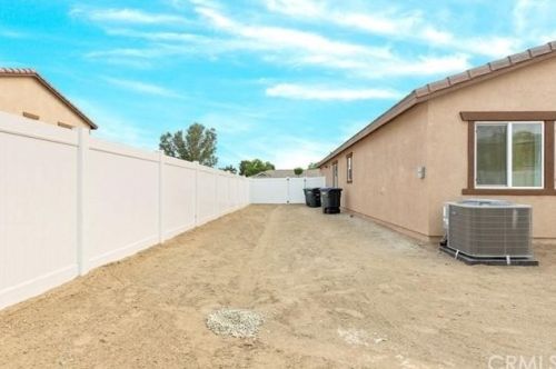 670 Bowen Rd, Perris CA  92570-3400 exterior