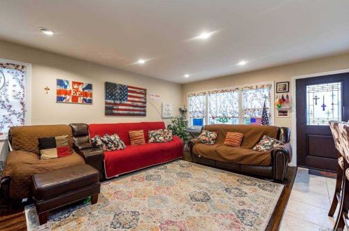 1410 Rosser Ave, Floral Park, NY 11003-3124