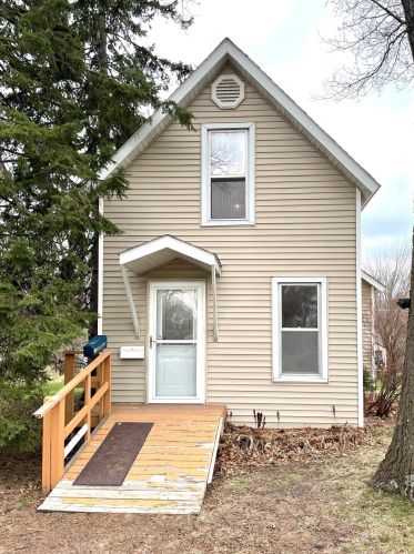 1011 6th Ave, Brainerd MN  56401-2240 exterior