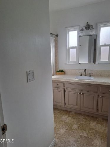 1115 Uintah St, La Canada CA  91011-2355 exterior