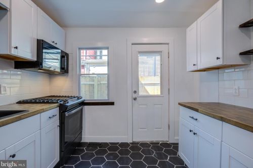 121 Mercy St, Philadelphia PA  19148-2613 exterior