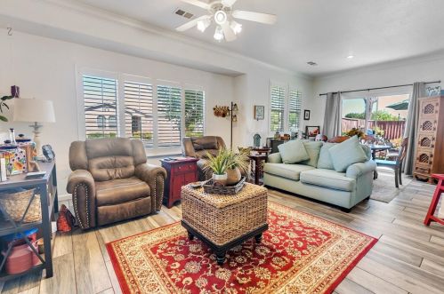 3010 La Vina Cir, Los Banos CA  93635-9497 exterior