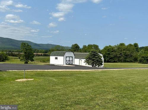 803 Hook Hill Rd, Richmond National Battlefiel VA  22835-3505 exterior