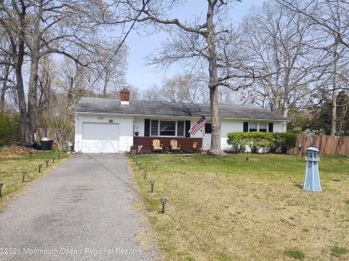 112 Nautilus Blvd, Lacey, NJ 08731-1806